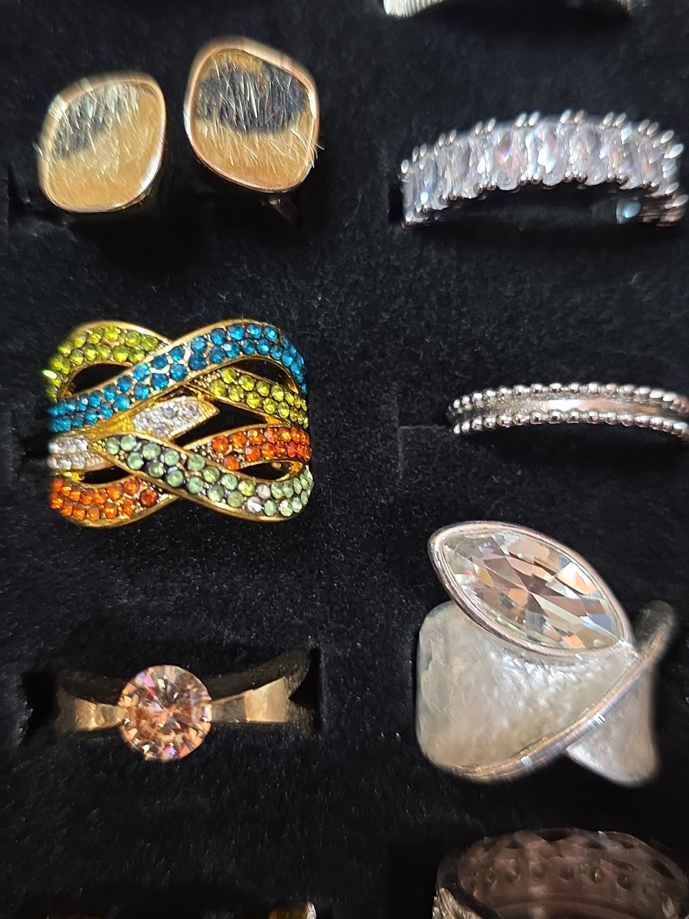 RESELLERS! LOT OF 50 HIGH QUALITY FASHION RINGS ALL IN EXCELLENT CONDITION - Picture 14 of 15